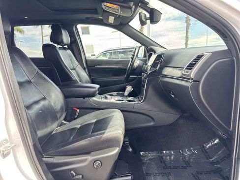 Used 2022 Jeep Grand Cherokee Limited image 39