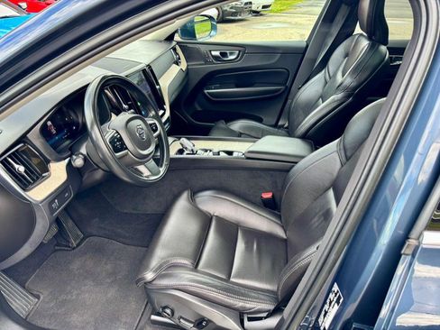 Used 2022 Volvo XC60 B5 Inscription w/ Climate Package image 11