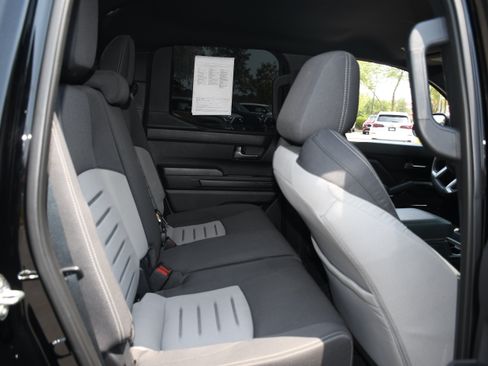Certified 2025 Toyota Tacoma TRD Off-Road AWD/4WD image 17