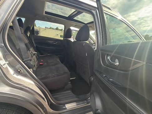 Used 2014 Nissan Rogue SV w/ SV Premium Package AWD/4WD image 45