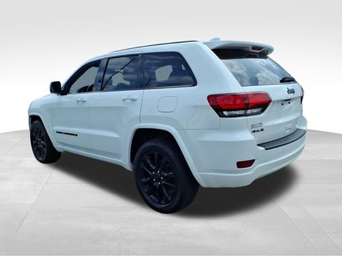 Used 2022 Jeep Grand Cherokee Laredo X AWD/4WD image 24