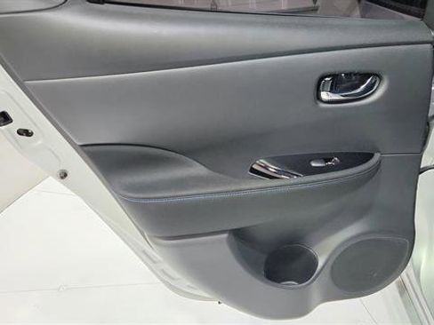Used 2022 Nissan Leaf SV w/ SV Technology Package image 26