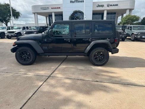 Used 2023 Jeep Wrangler Unlimited w/ Cold Weather Group AWD/4WD image 4