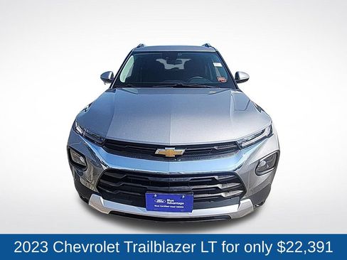 Used 2023 Chevrolet TrailBlazer LT AWD/4WD image 2