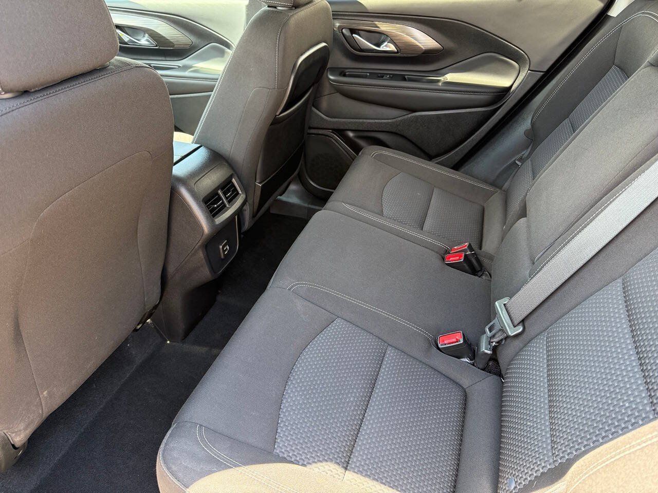 Used 2023 GMC Terrain SLE w/ Driver Convenience Package AWD/4WD image 11