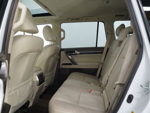 Used 2014 Lexus GX 460 w/ Premium Package AWD/4WD image 13
