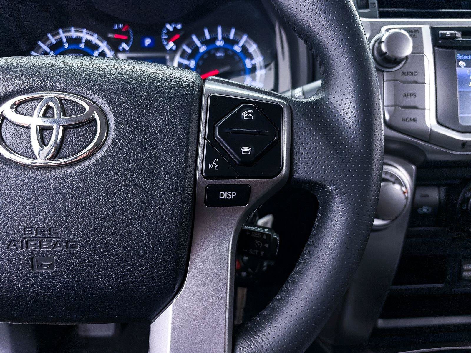 Used 2018 Toyota 4Runner SR5 AWD/4WD image 28