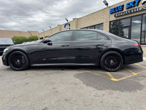Used 2022 Mercedes-Benz S 580 4MATIC Sedan w/ AMG Line Package image 8