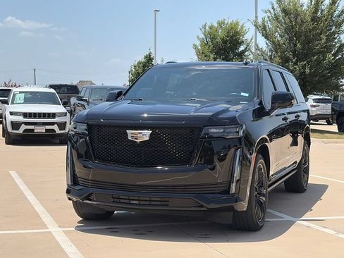 Used 2023 Cadillac Escalade ESV Sport w/ Touring Package AWD/4WD image 3