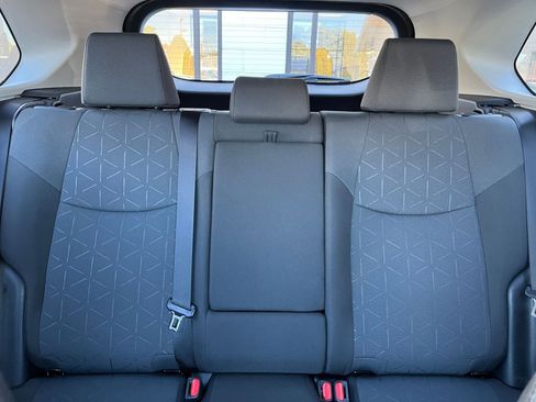 Used 2025 Toyota RAV4 XLE image 38