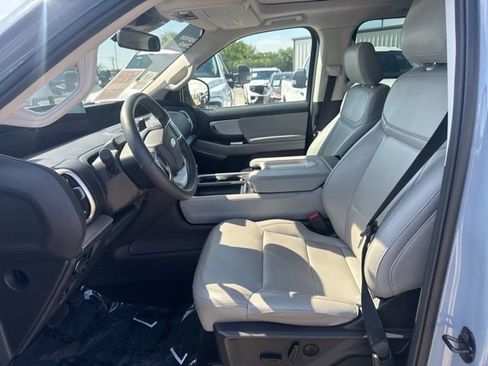 Used 2025 Ford Expedition Max Active AWD/4WD image 2