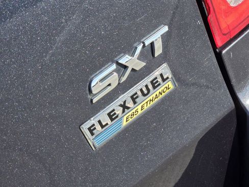 Used 2014 Dodge Grand Caravan SXT FWD image 9