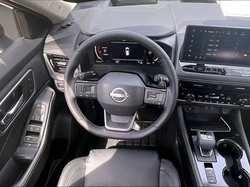 Certified 2025 Nissan Rogue Platinum w/ Platinum Premium Package AWD/4WD image 5