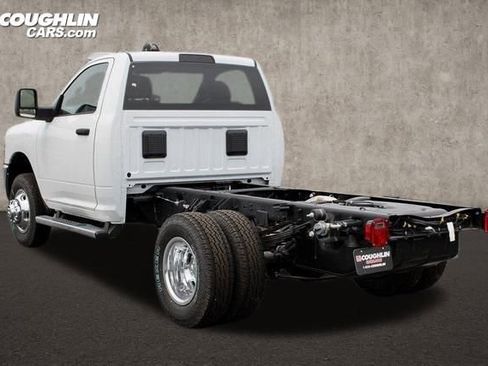 New 2024 RAM 3500 Tradesman w/ Chrome Appearance Group image 9