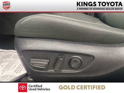 Used 2025 Toyota RAV4 XLE image 12