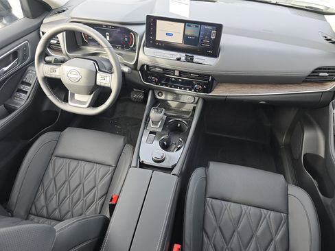 New 2026 Nissan Rogue Platinum image 28