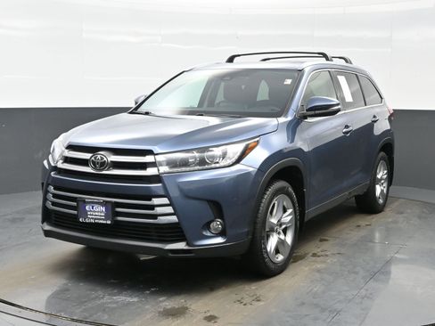 Used 2017 Toyota Highlander Limited Platinum image 1