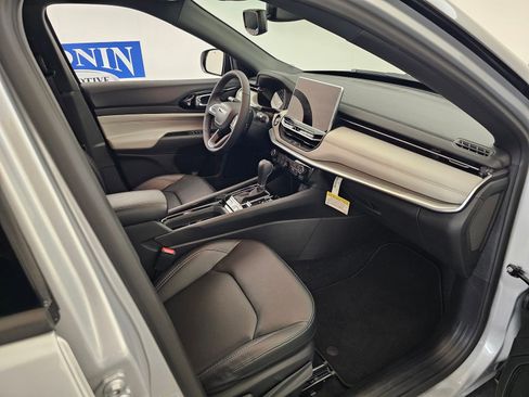 New 2026 Jeep Compass Limited image 26