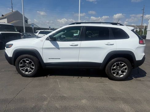 Used 2022 Jeep Cherokee Trailhawk w/ Premium Leather Package AWD/4WD image 6