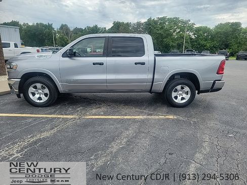 Used 2025 RAM 1500 Big Horn AWD/4WD image 2