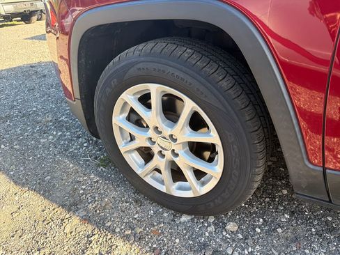 Used 2017 Jeep Cherokee Latitude w/ Trailer Tow Group image 13