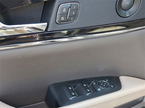 Used 2021 Lincoln Nautilus Reserve image 14