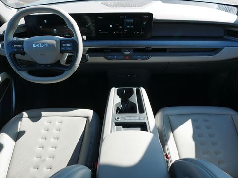 Certified 2024 Kia EV9 Wind image 10