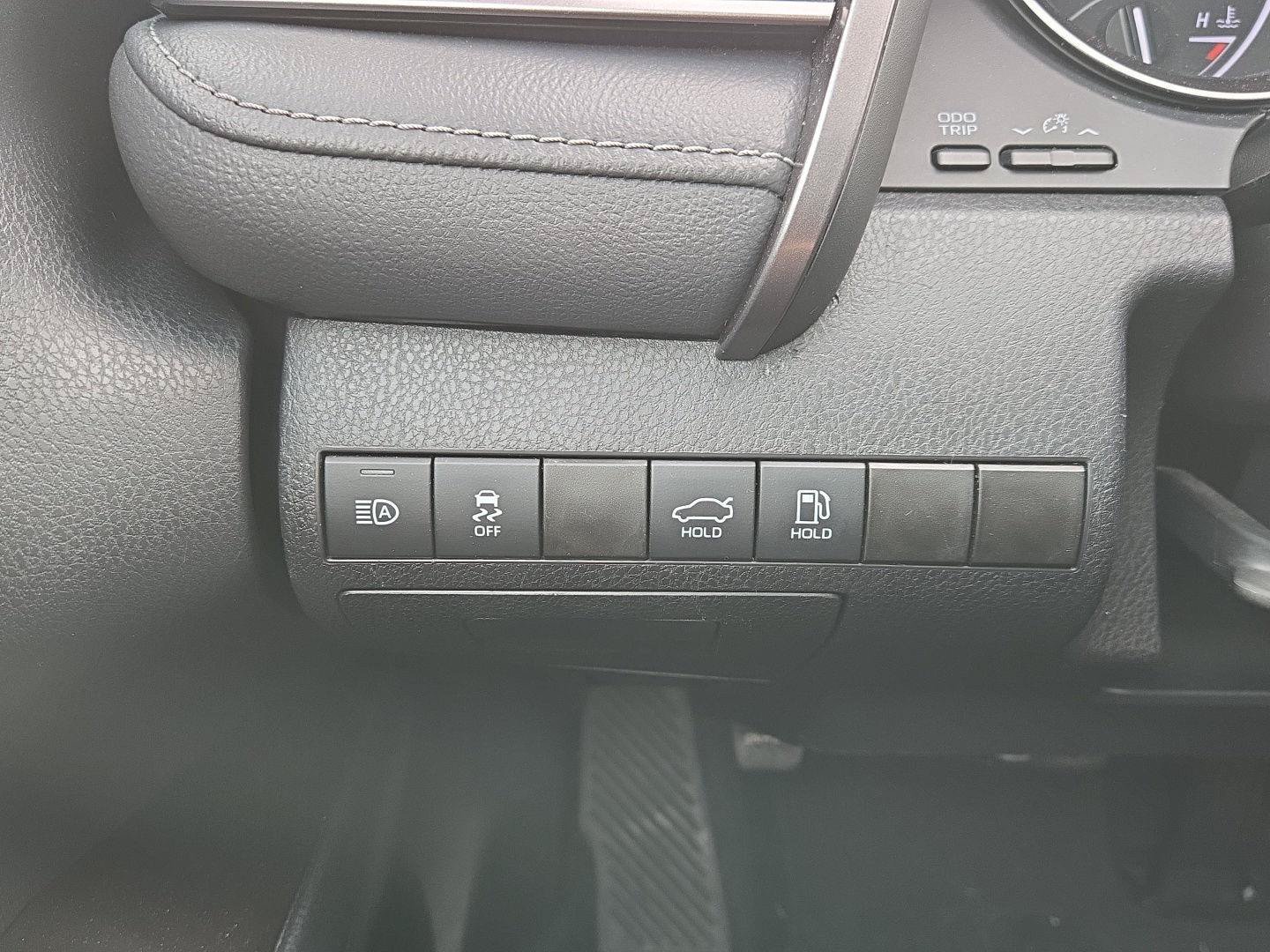 Used 2021 Toyota Camry SE w/ Carpet Mat Package (TMS) FWD image 21