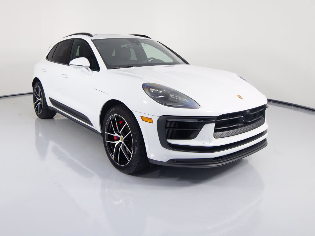 Certified 2026 Porsche Macan S AWD/4WD image 12