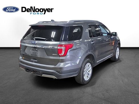 Used 2019 Ford Explorer XLT w/ Class III Trailer Tow Package AWD/4WD image 6