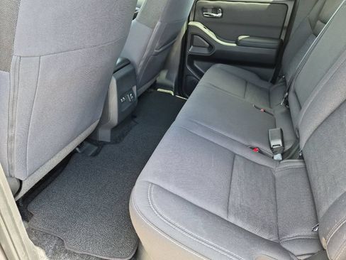 Used 2024 Nissan Frontier SV w/ SV Convenience Package RWD image 12