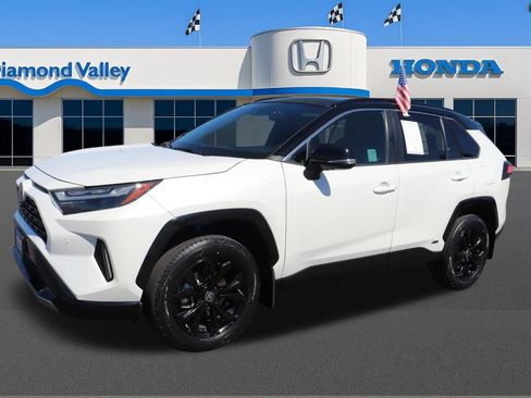 Used 2022 Toyota RAV4 XSE AWD/4WD image 3