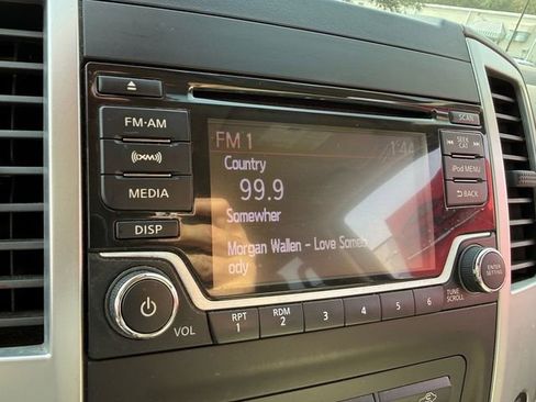 Used 2017 Nissan Frontier SV image 23