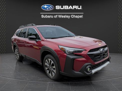 Used 2025 Subaru Outback Premium AWD/4WD image 1