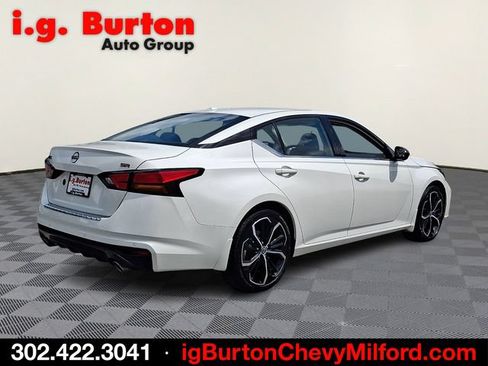 Used 2023 Nissan Altima 2.5 SR FWD image 6
