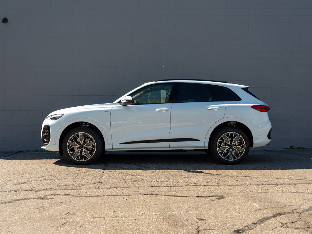 New 2026 Audi Q5 Premium Plus AWD/4WD image 3