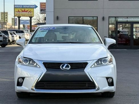 Used 2016 Lexus CT 200h image 2