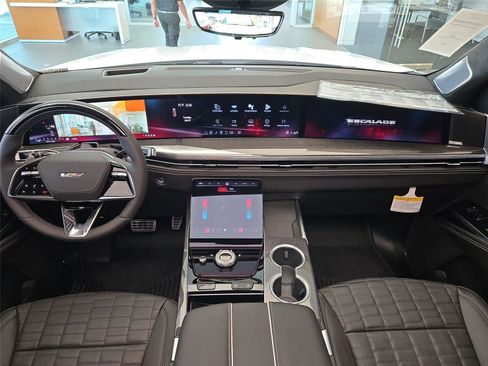 New 2026 Cadillac Escalade V w/ LPO, ONYX Package AWD/4WD image 13