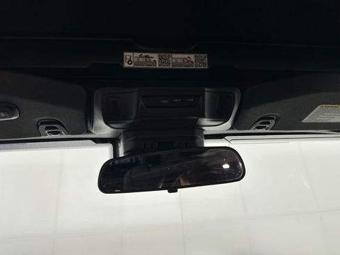 Used 2024 Jeep Wrangler Unlimited image 24