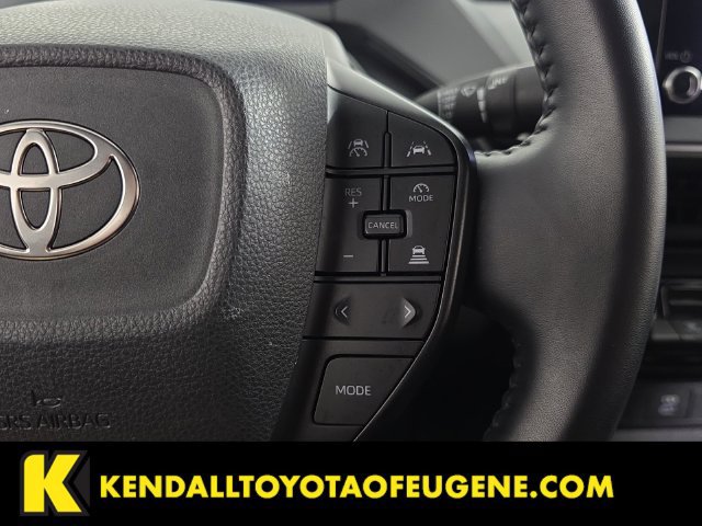 Used 2025 Toyota Prius LE FWD image 13
