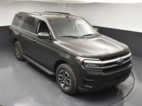 Used 2022 Ford Expedition XLT image 40