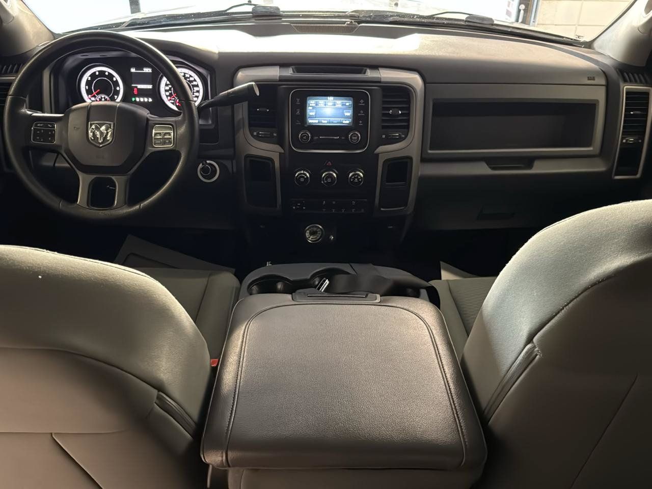 Used 2015 RAM 3500 Tradesman w/ Chrome Appearance Group AWD/4WD image 18