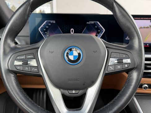 Used 2023 BMW i4 eDrive35 w/ Premium Package RWD image 17