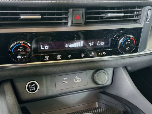 Used 2023 Nissan Rogue SV image 23