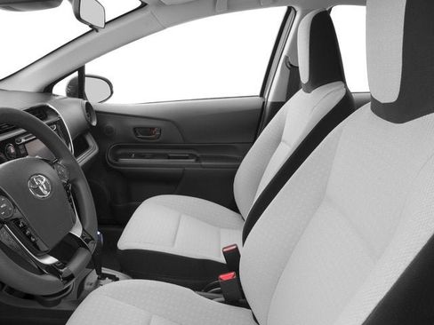 Used 2018 Toyota Prius C Three image 9