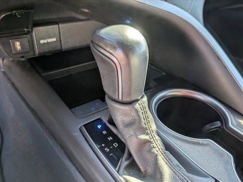 Used 2024 Toyota Camry SE image 11