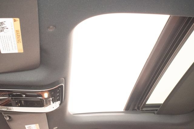 Used 2025 Mercedes-Benz GLC 300 4MATIC image 17