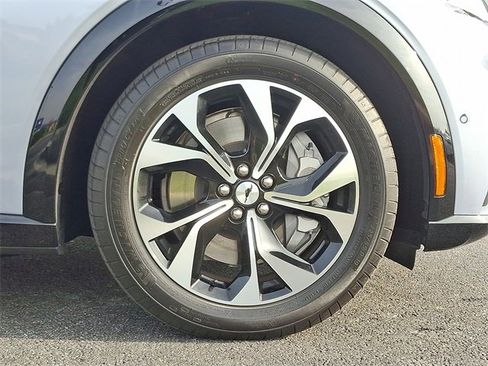 Used 2022 Ford Mustang Mach-E Premium image 8