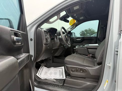 Used 2025 Chevrolet Silverado 1500 Custom RWD image 10