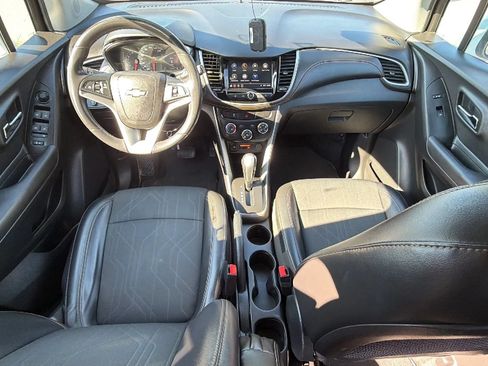 Used 2019 Chevrolet Trax LT w/ LT Convenience Package FWD image 29